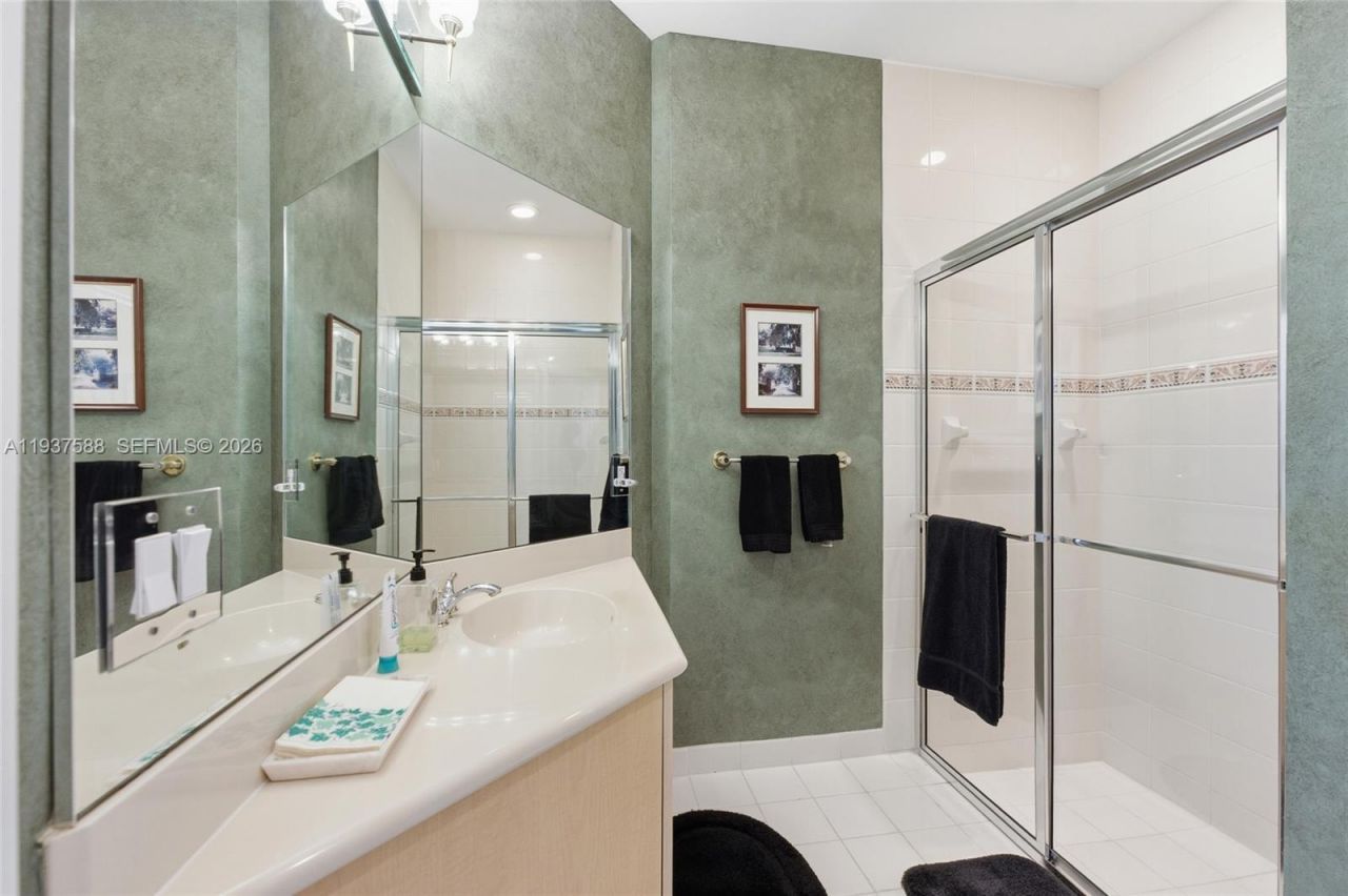 2442 Poinciana Ct, Weston, FL 33327 Photo