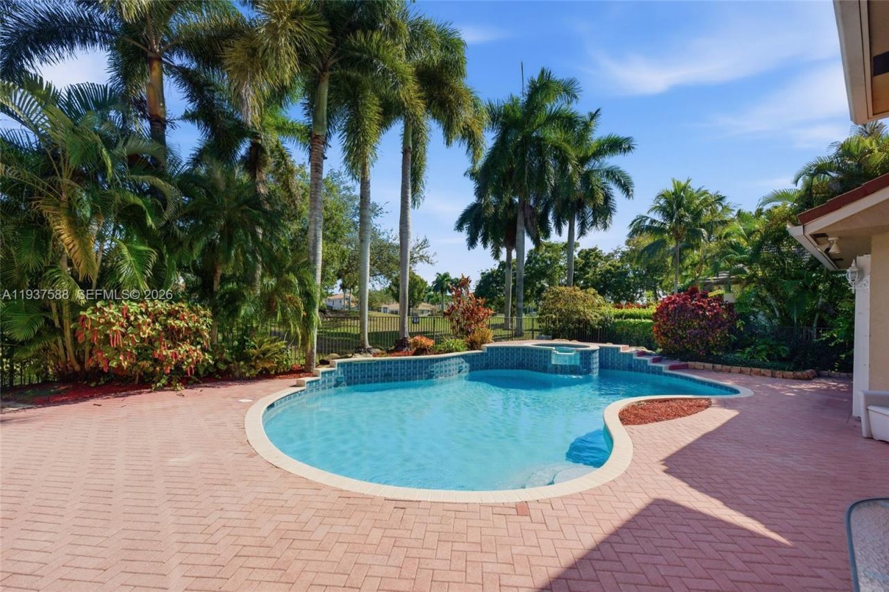 2442 Poinciana Ct, Weston, FL 33327 Photo