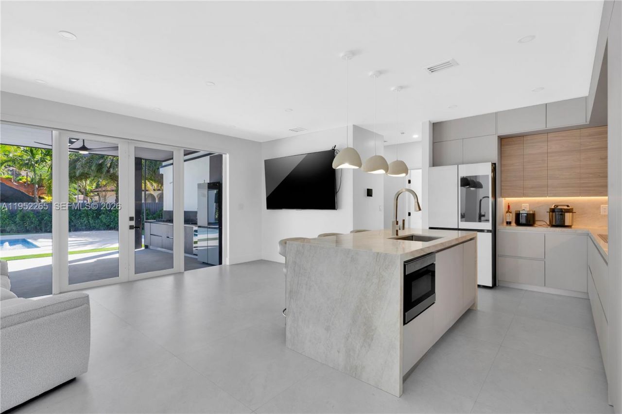 13236 SW 201st Ter, Miami, FL 33177 Photo