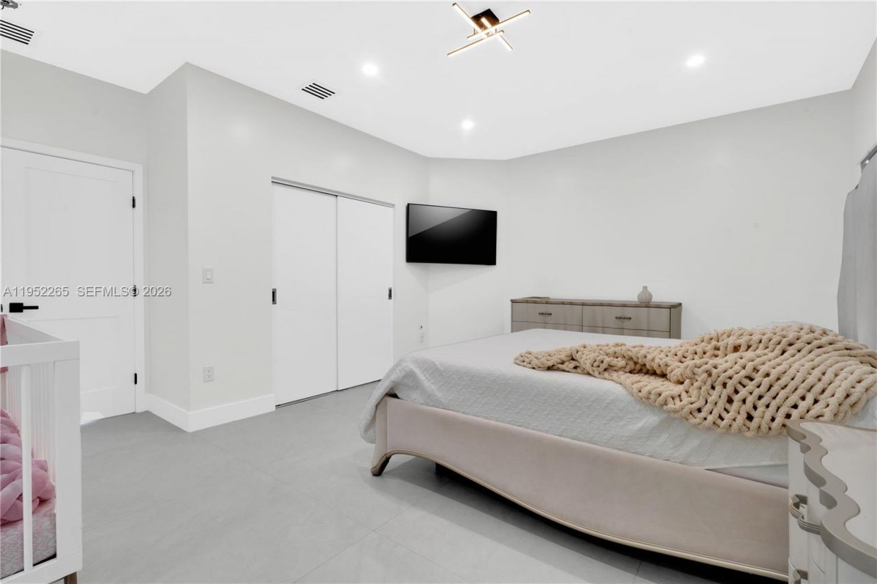 13236 SW 201st Ter, Miami, FL 33177 Photo