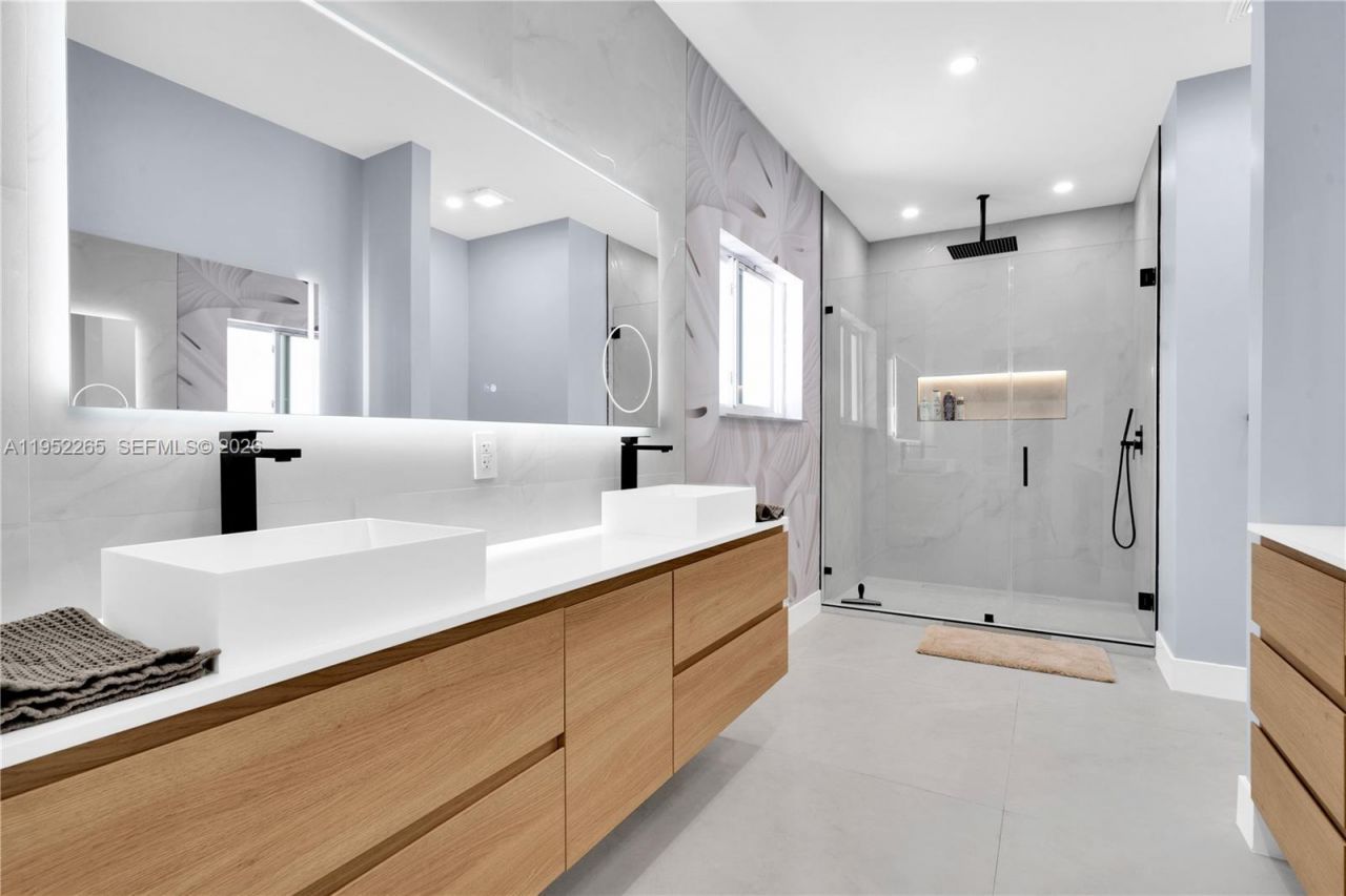 13236 SW 201st Ter, Miami, FL 33177 Photo