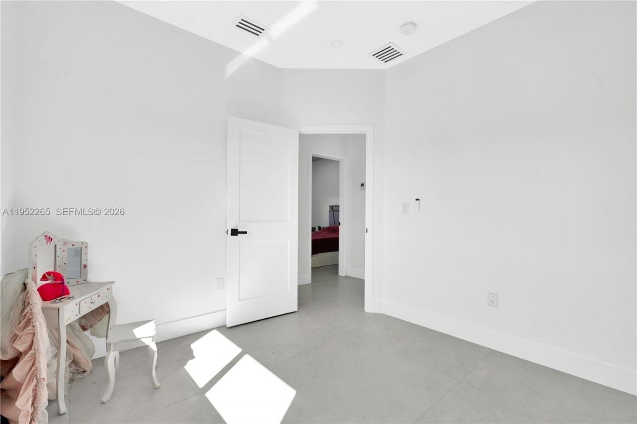 13236 SW 201st Ter, Miami, FL 33177 Photo