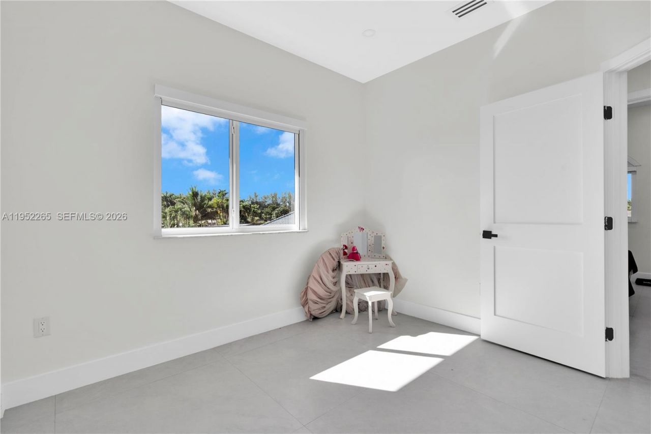 13236 SW 201st Ter, Miami, FL 33177 Photo