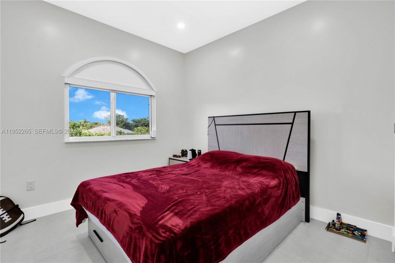 13236 SW 201st Ter, Miami, FL 33177 Photo