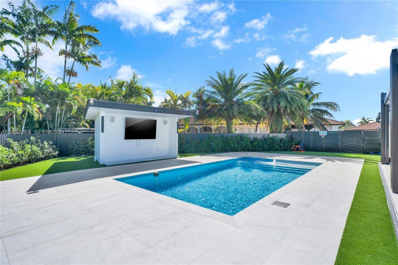 13236 SW 201st Ter, Miami, FL 33177 Photo