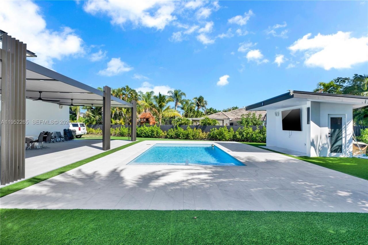 13236 SW 201st Ter, Miami, FL 33177 Photo