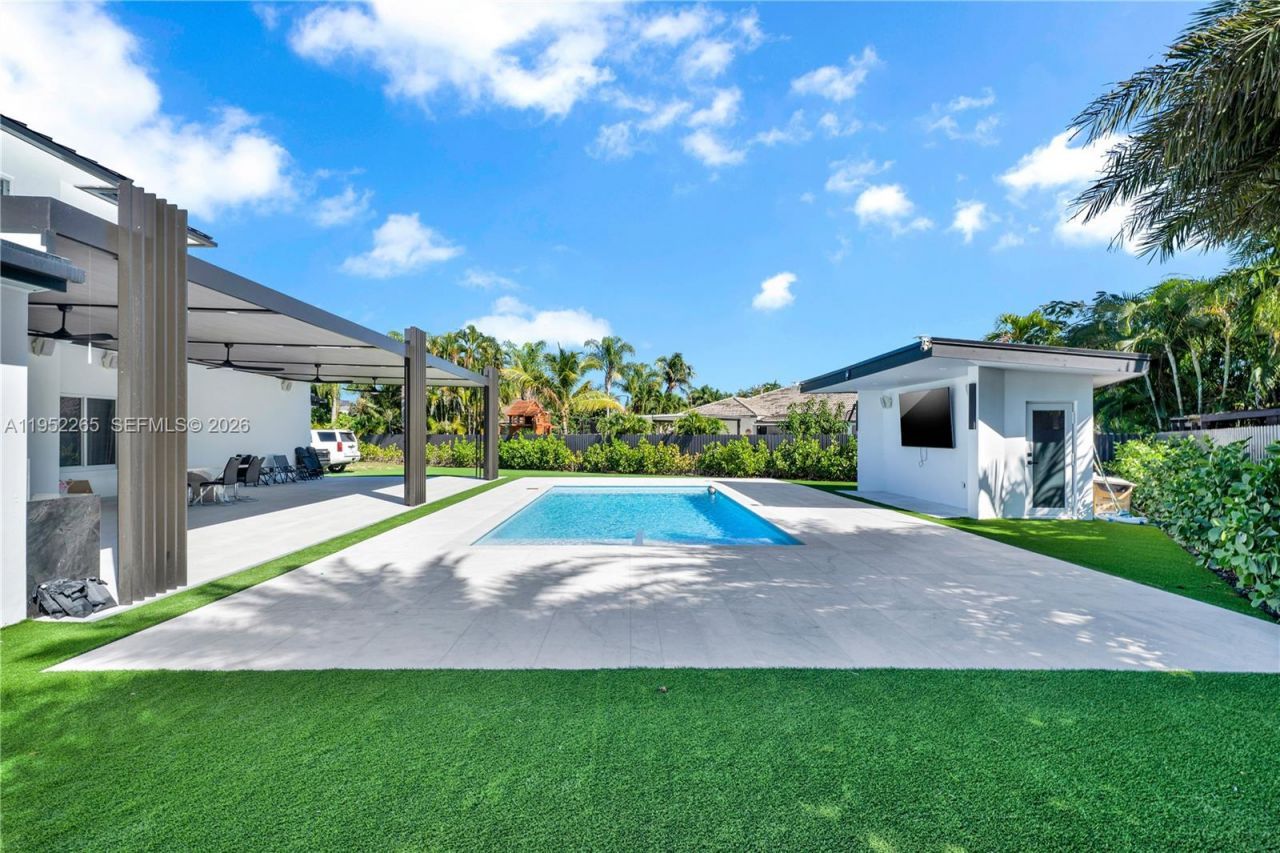 13236 SW 201st Ter, Miami, FL 33177 Photo