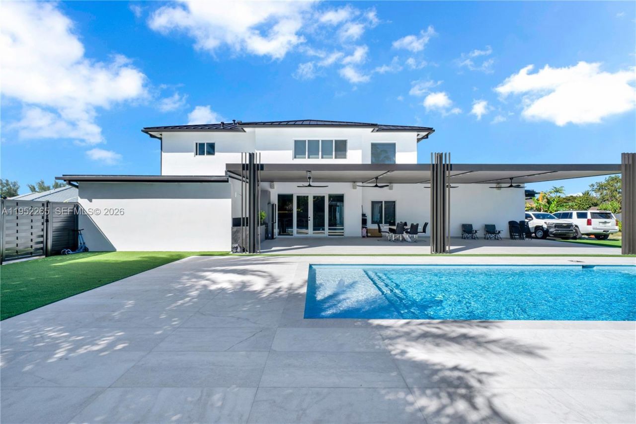 13236 SW 201st Ter, Miami, FL 33177 Photo