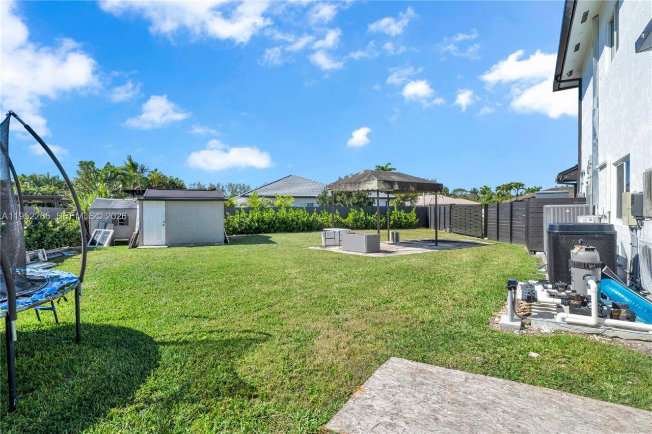 13236 SW 201st Ter, Miami, FL 33177 Photo