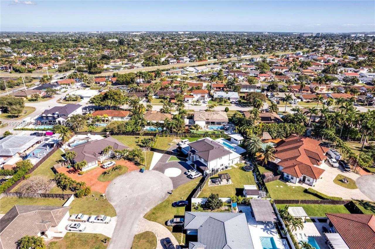 13236 SW 201st Ter, Miami, FL 33177 Photo