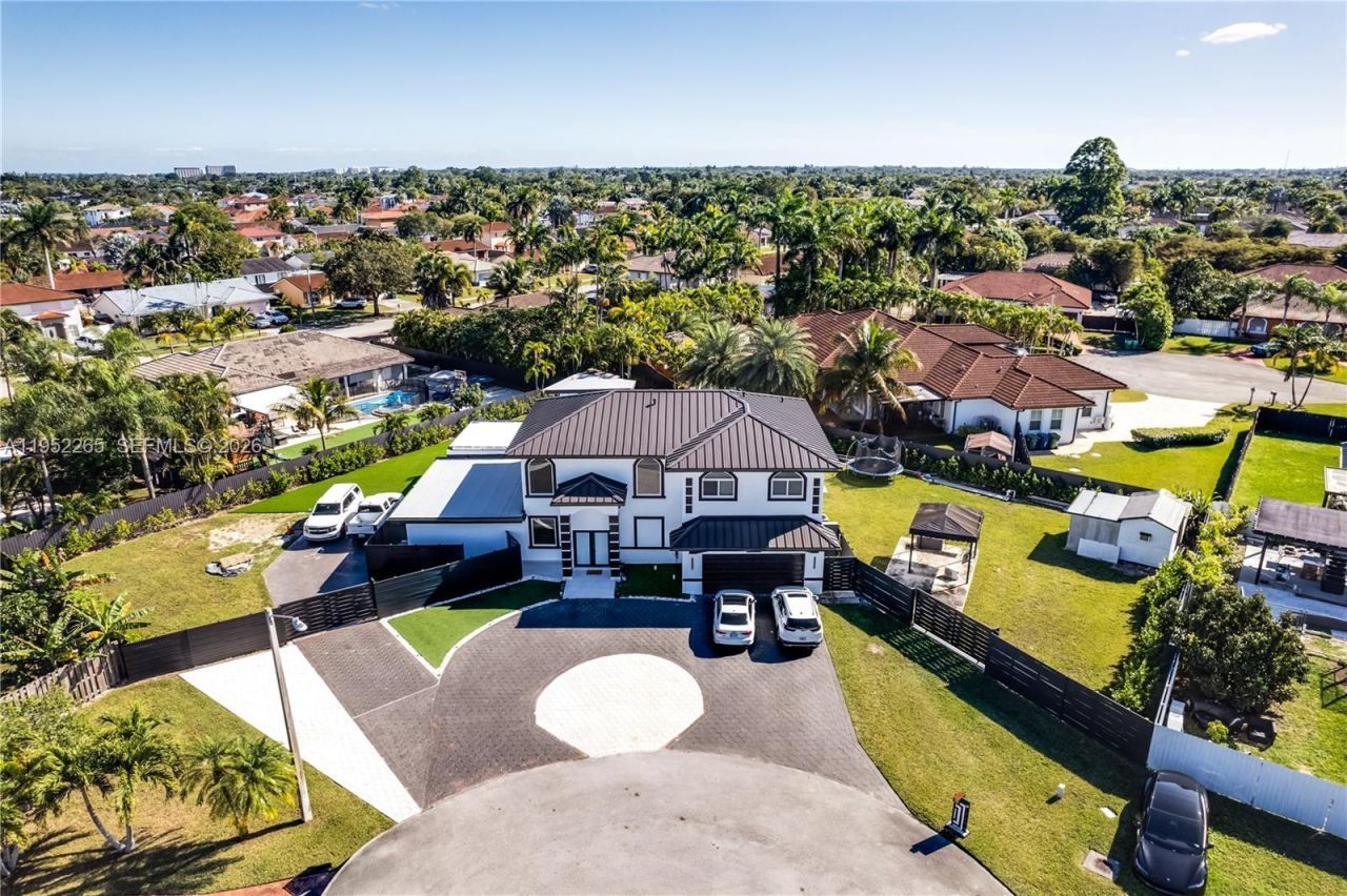 13236 SW 201st Ter, Miami, FL 33177 Photo