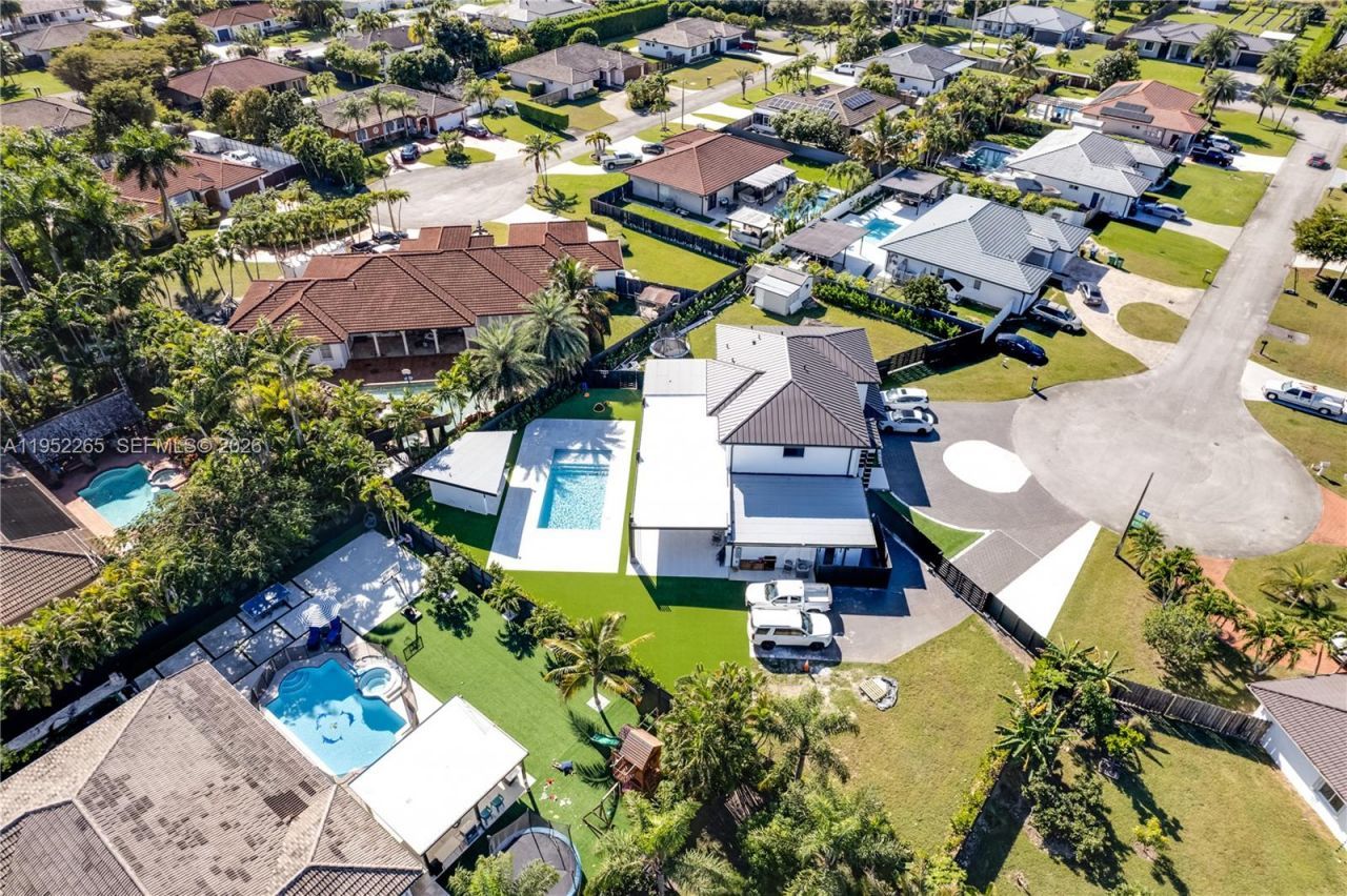 13236 SW 201st Ter, Miami, FL 33177 Photo