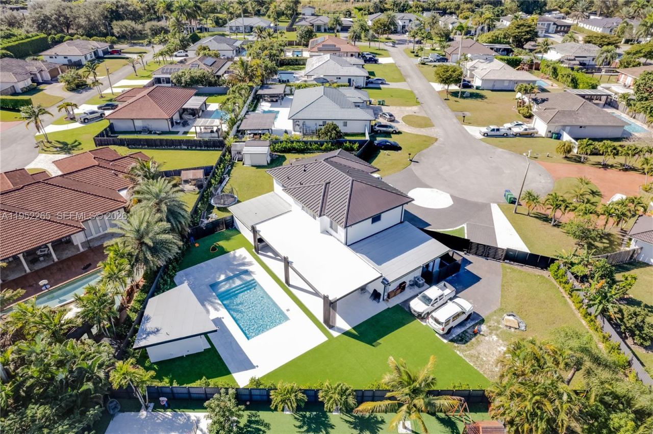 13236 SW 201st Ter, Miami, FL 33177 Photo