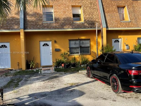 5953 NW 25th Ct, Unit 207, Sunrise, FL 33313