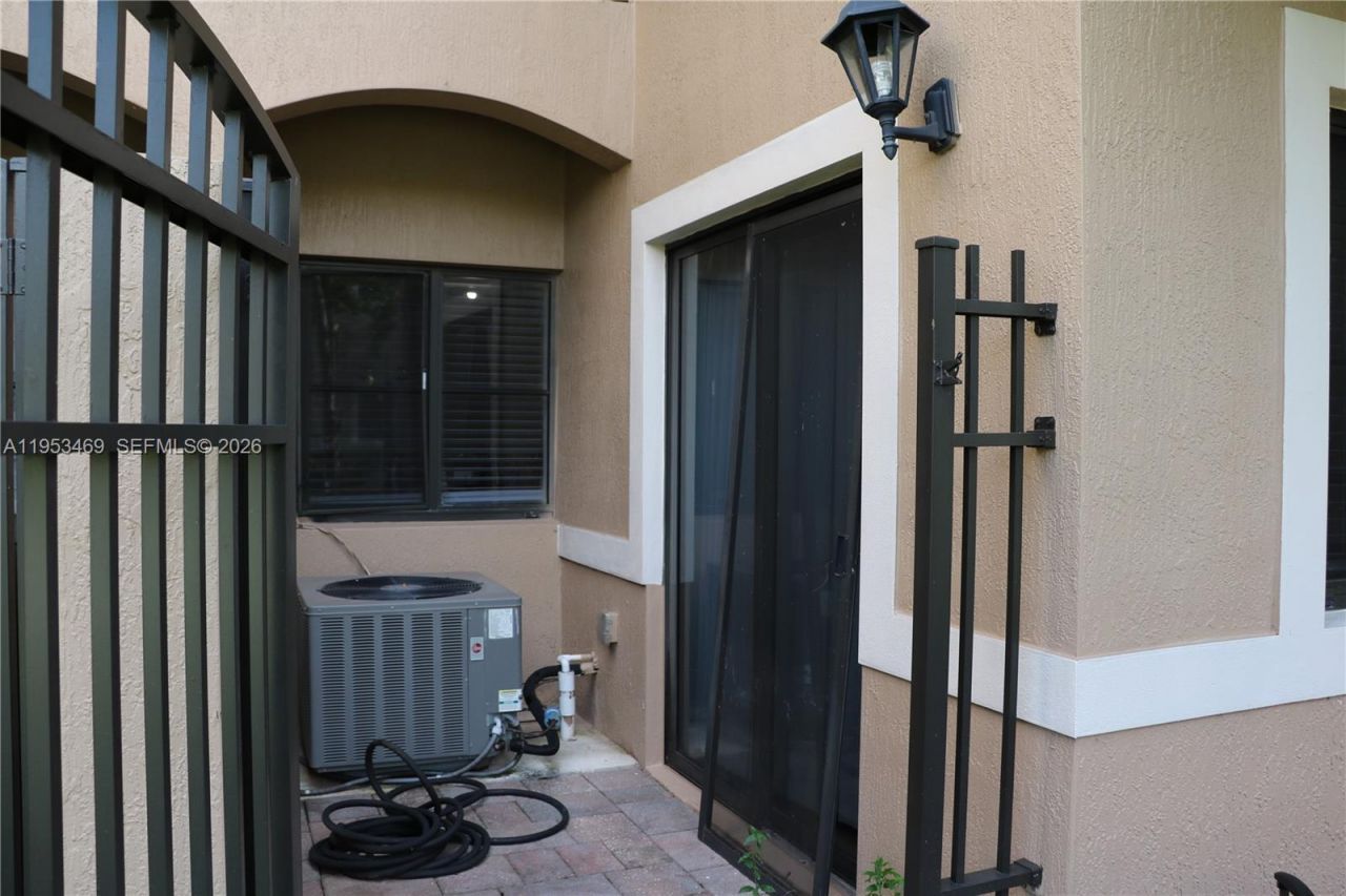 22501 SW 88th Pl, Unit 10-25, Cutler Bay, FL 33190 Photo