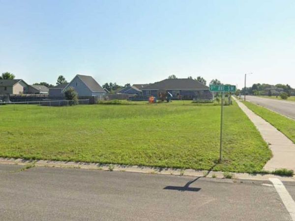 829 9th Avenue SW, Perham, MN 56573