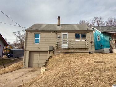 3715 N 44th Avenue, Omaha, NE 68111
