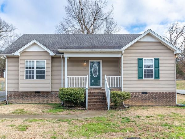 992 Sumerset Cir, Lewisburg, TN 37091