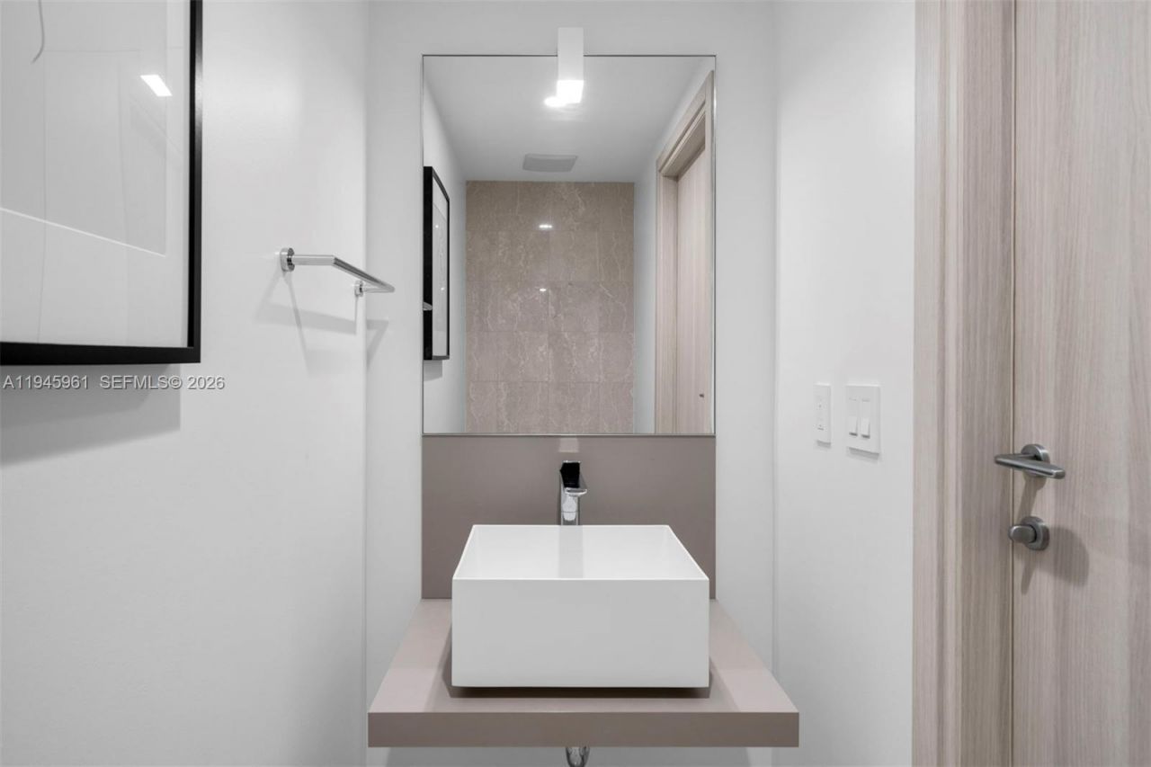 1000 Brickell Plaza , Unit 4809, Miami, FL 33131 Photo