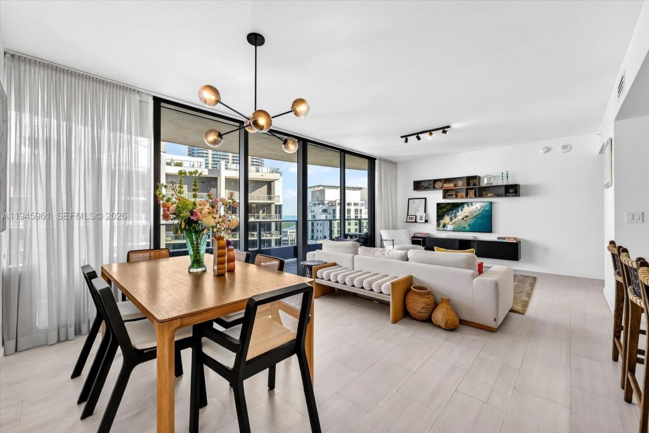 1000 Brickell Plaza , Unit 4809, Miami, FL 33131 Photo