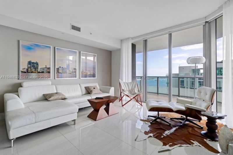 1300 Brickell Bay Dr, Unit 2803, Miami, FL 33131 Photo