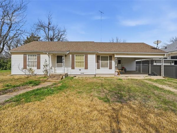 1109 E Mclennan Avenue, Mart, TX 76664