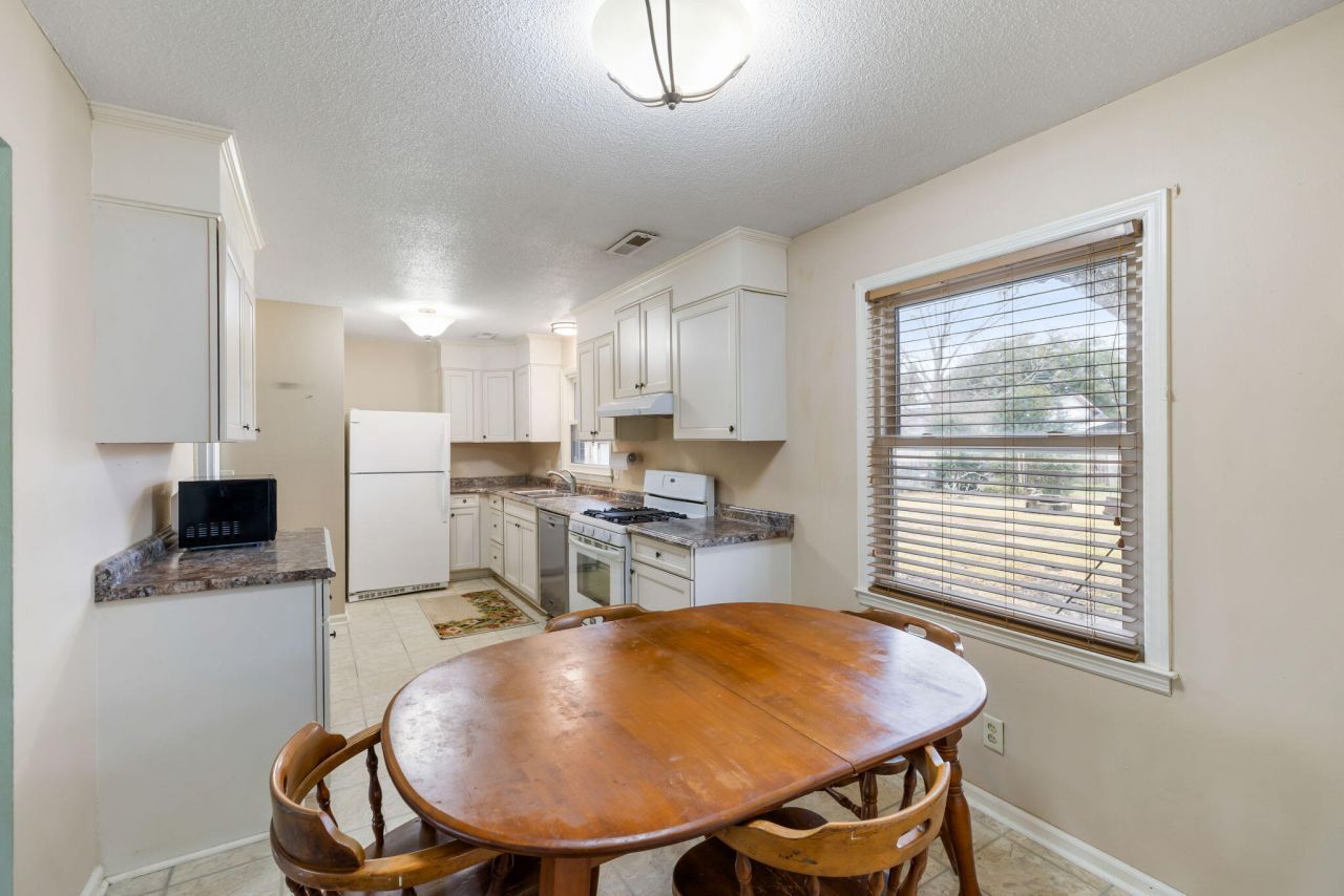 4 Newark Avenue Photo 5