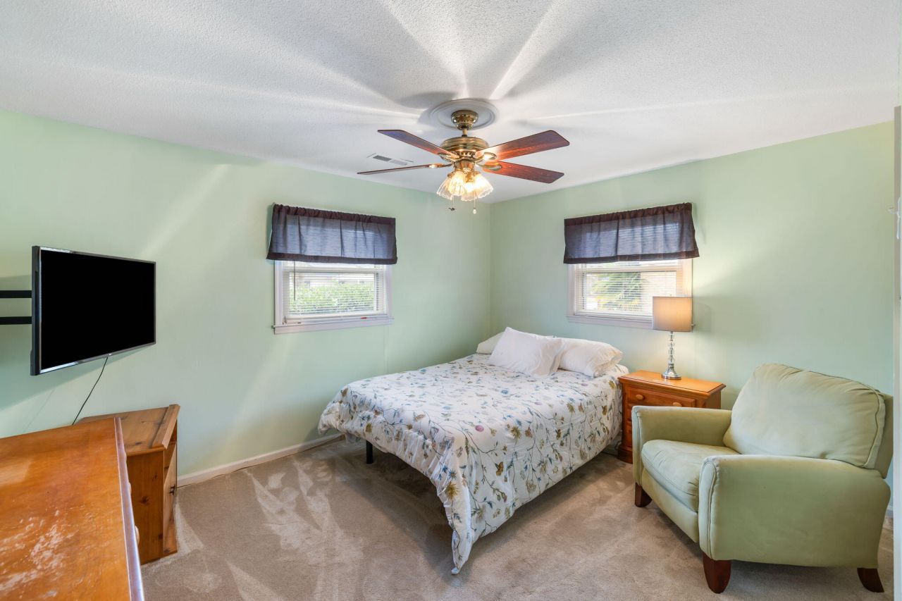 4 Newark Avenue Photo 9