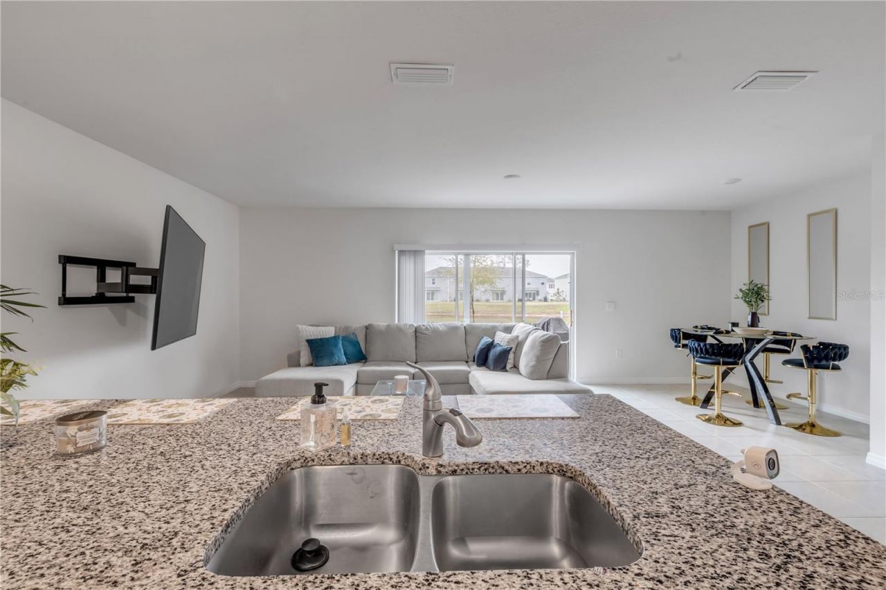 2724 Silver Canoe Drive, Edgewater, FL 32141 Photo