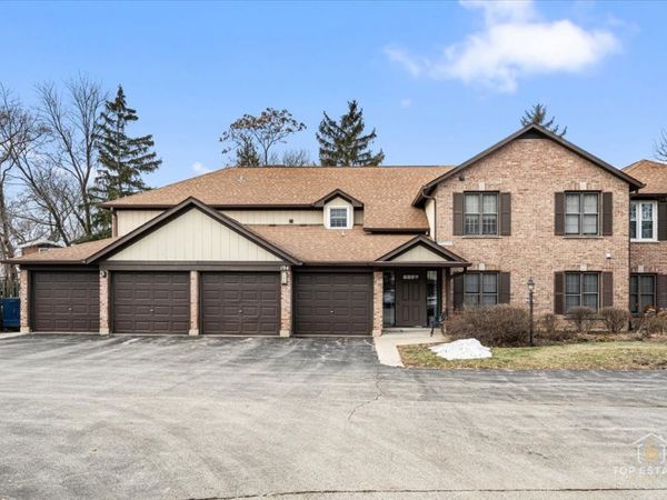 194 Grove Avenue, Unit A, Des Plaines, IL 60016