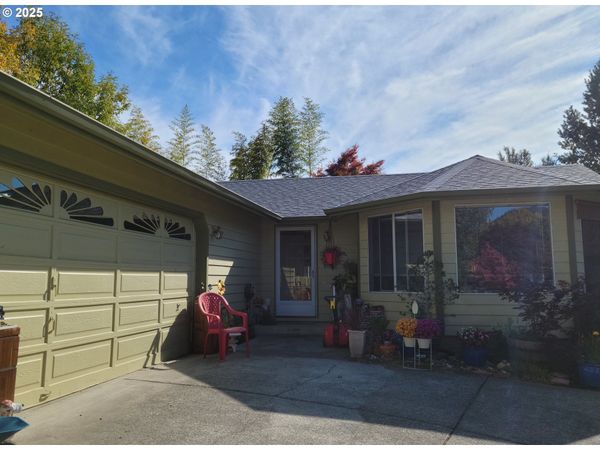 1523 NW THOMPSON WAY, Grants Pass, OR 97526