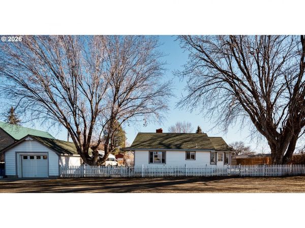 757 S BRIDGE ST, Prairie City, OR 97869
