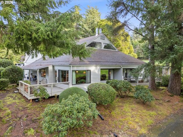 600 ISLAND DR, Unit 15, Gleneden Beach, OR 97388
