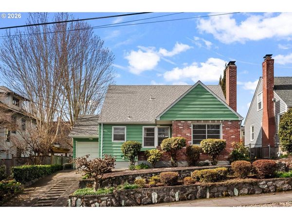 2115 SE 30TH AVE, Portland, OR 97214