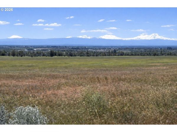 2 SW Wiley RD, Powell Butte, OR 97753