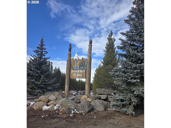 16 Clear Springs WAY, Crescent Lake, OR 97733