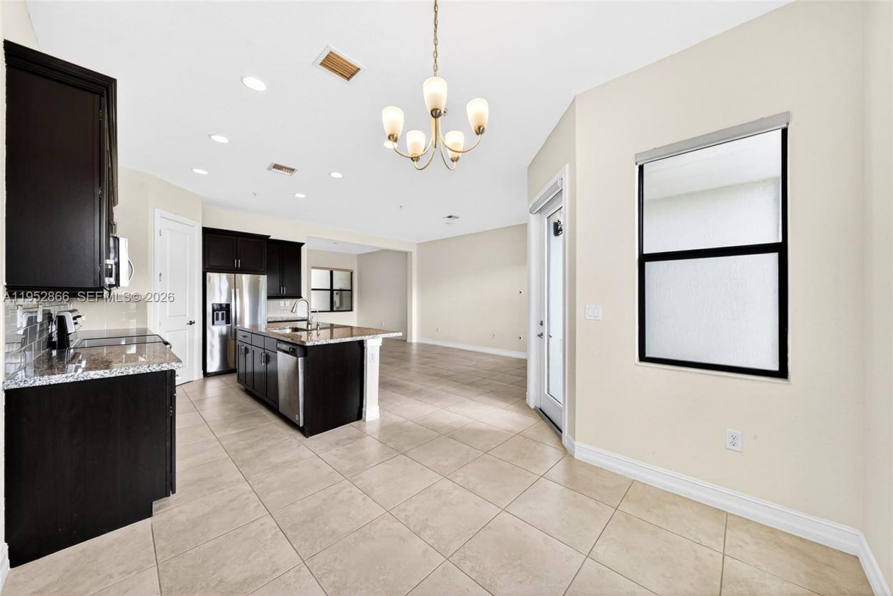 11616 SW 13th Ln, Pembroke Pines, FL 33025 Photo