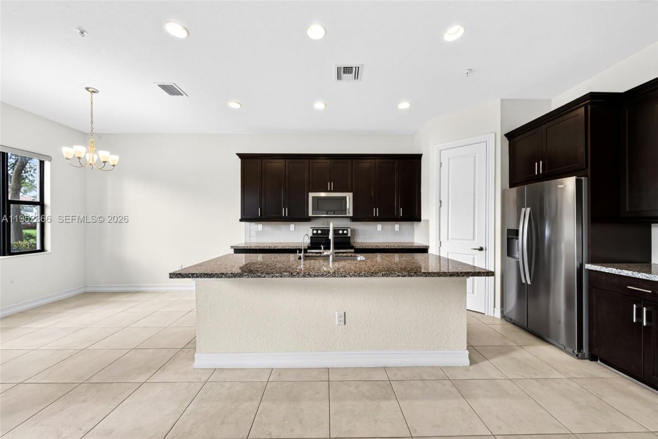 11616 SW 13th Ln, Pembroke Pines, FL 33025 Photo