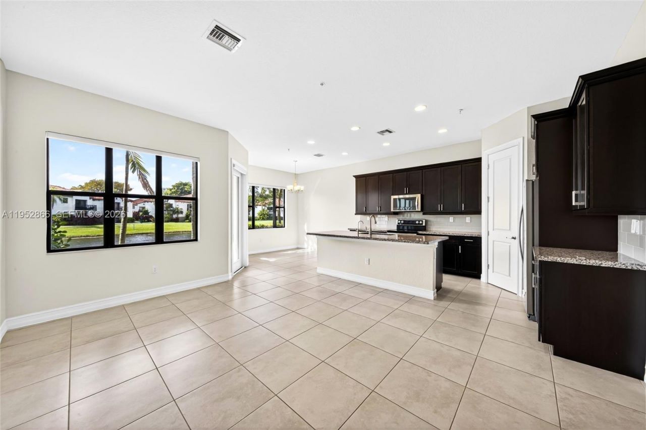 11616 SW 13th Ln, Pembroke Pines, FL 33025 Photo