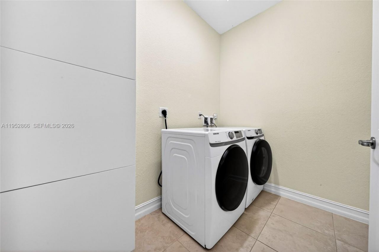 11616 SW 13th Ln, Pembroke Pines, FL 33025 Photo