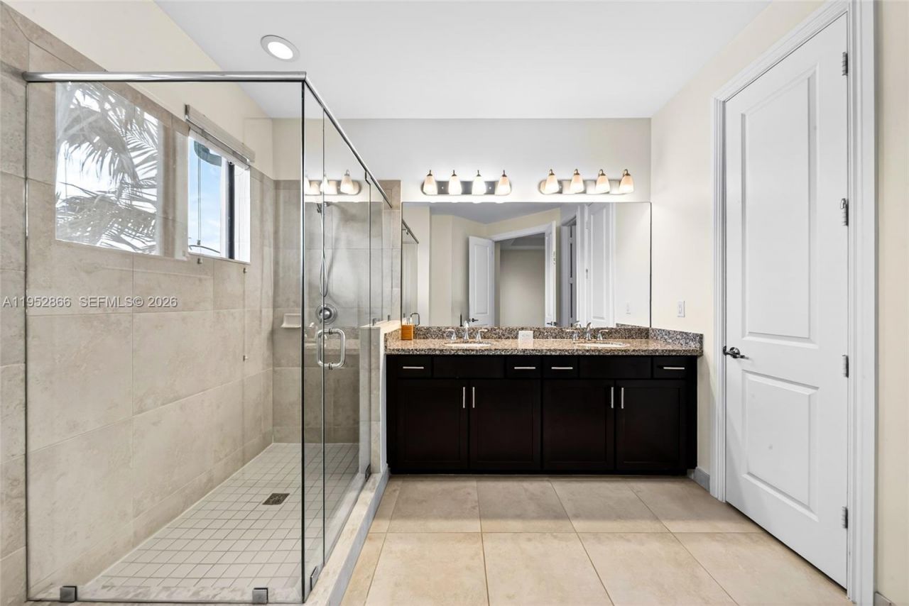 11616 SW 13th Ln, Pembroke Pines, FL 33025 Photo