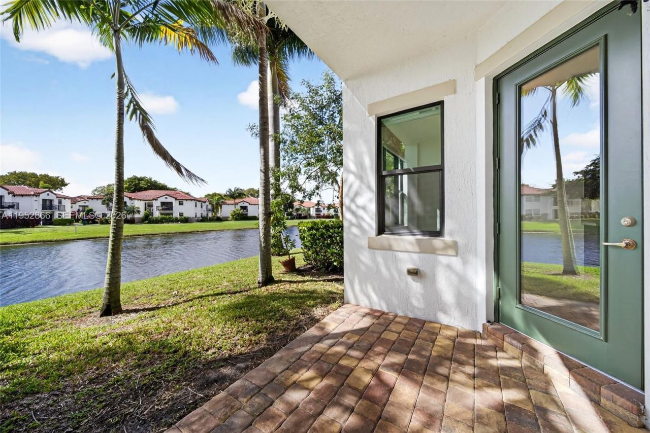 11616 SW 13th Ln, Pembroke Pines, FL 33025 Photo