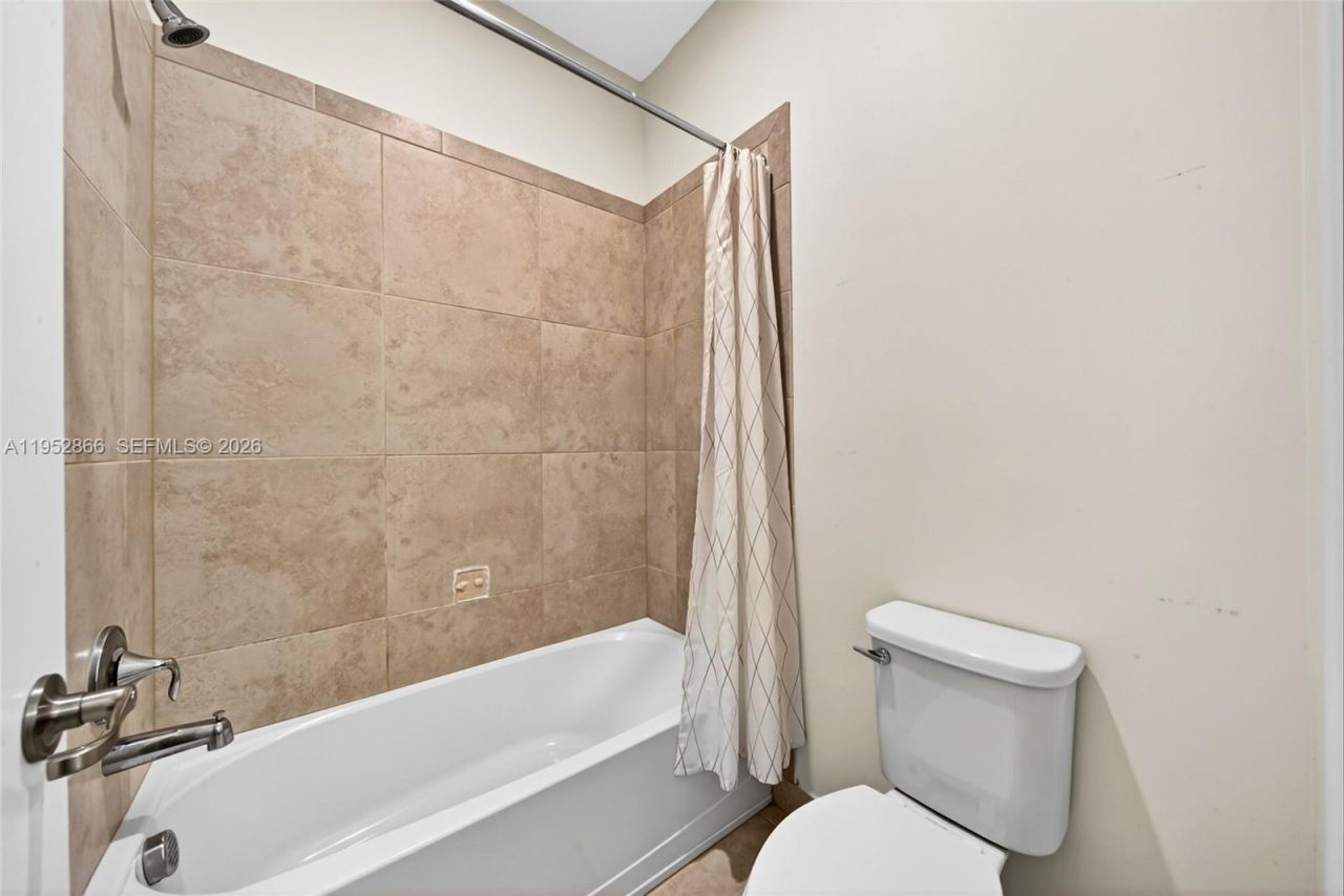 11616 SW 13th Ln, Pembroke Pines, FL 33025 Photo