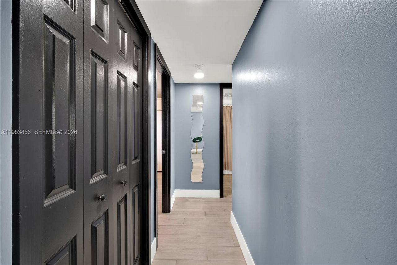 950 Hillcrest Dr , Unit 414, Hollywood, FL 33021 Photo