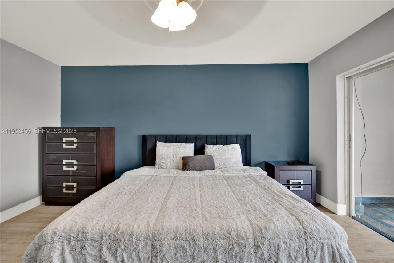 950 Hillcrest Dr , Unit 414, Hollywood, FL 33021 Photo