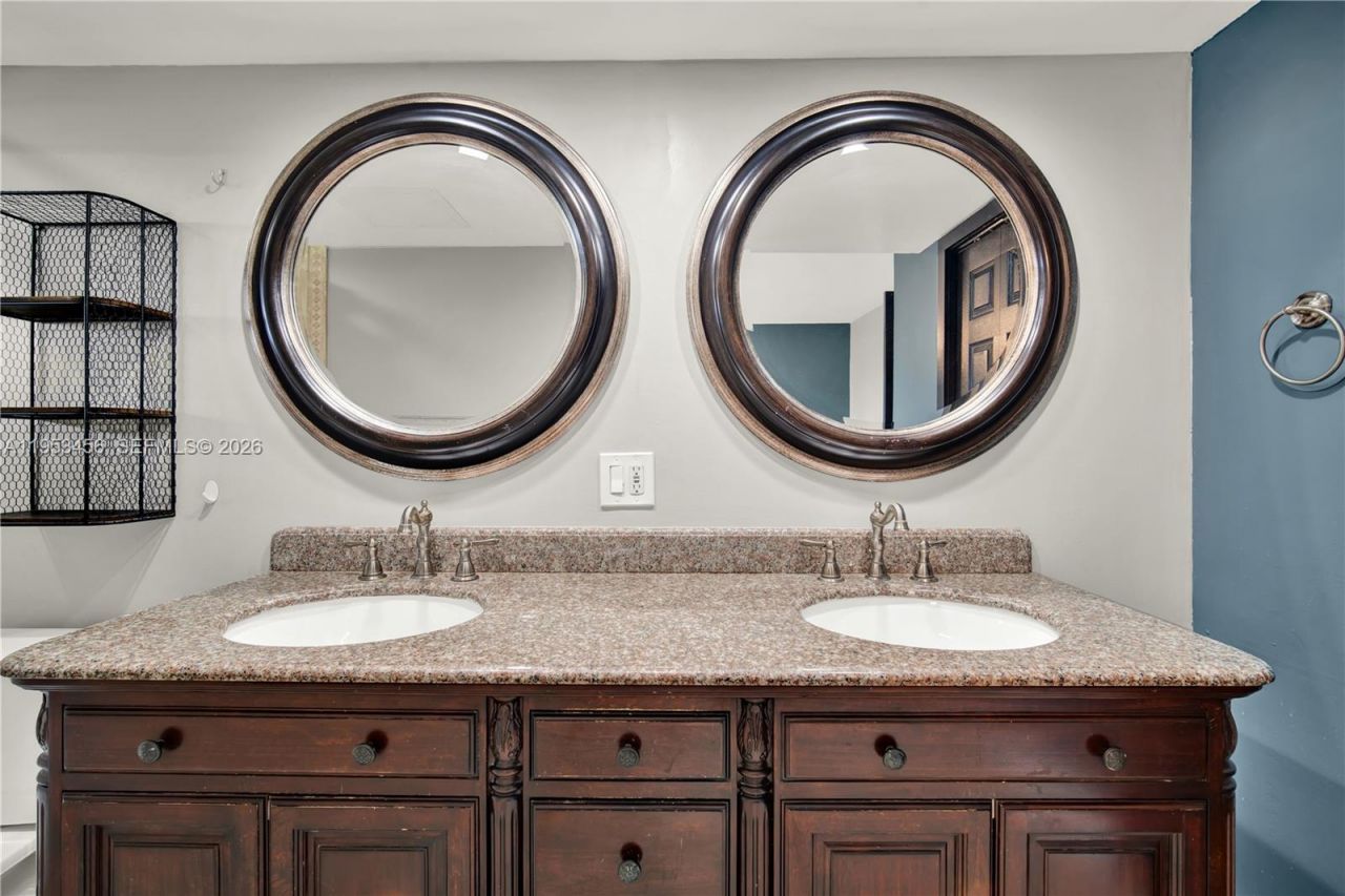 950 Hillcrest Dr , Unit 414, Hollywood, FL 33021 Photo