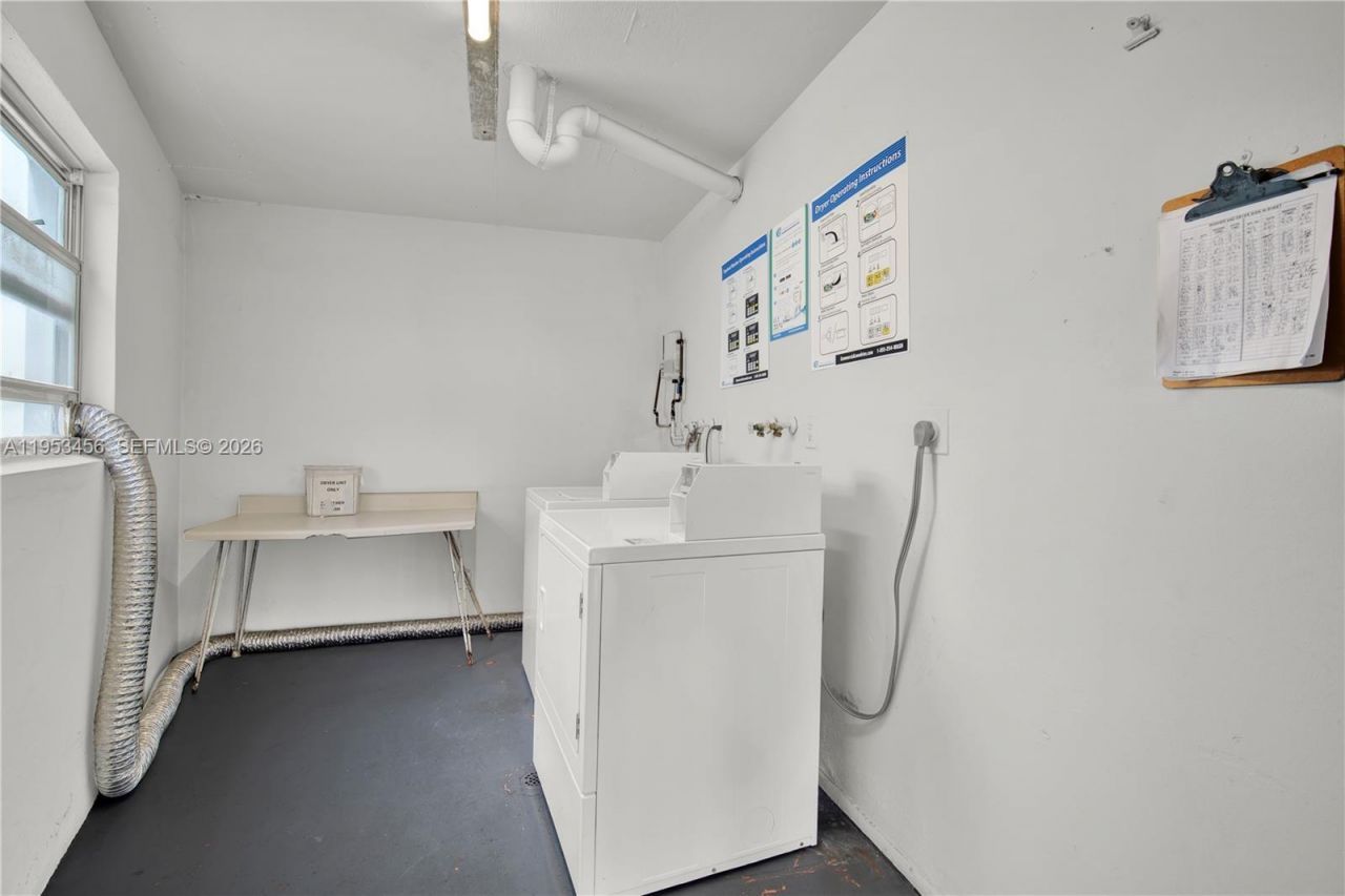 950 Hillcrest Dr , Unit 414, Hollywood, FL 33021 Photo