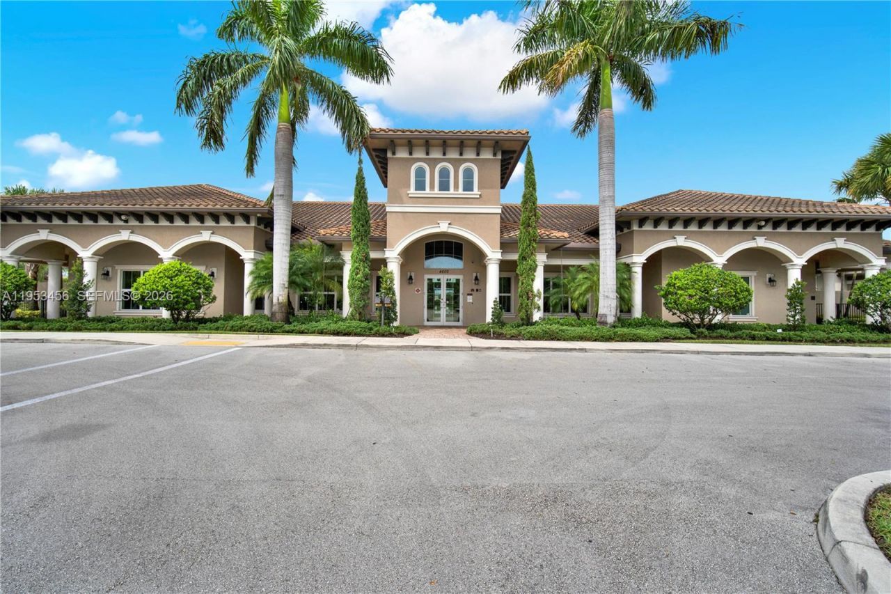 950 Hillcrest Dr , Unit 414, Hollywood, FL 33021 Photo