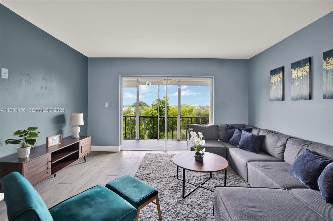 950 Hillcrest Dr , Unit 414, Hollywood, FL 33021 Photo