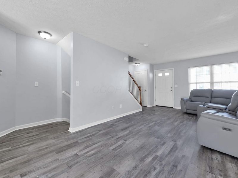 8326 Bruntsfield Road , Columbus, OH 43235 Photo 5